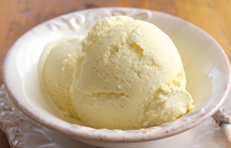 Faire une glace à la vanille à la sorbetière