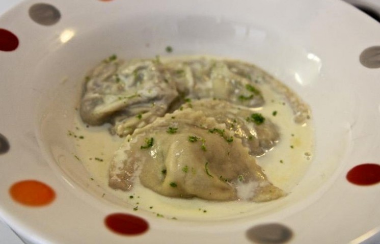 Réaliser des raviolis maisons aux brocolis et à la noix sauce citron